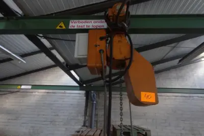 Elektrische takel + rolbaan – kavel bij Openbare Verkopen, Izegem