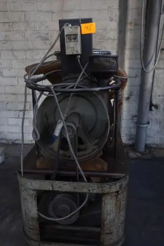 Verrijdbare industriële machine – kavel bij Openbare Verkopen, Izegem