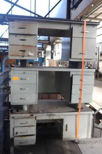 3x Metalen bureau – kavel bij Openbare Verkopen, Izegem