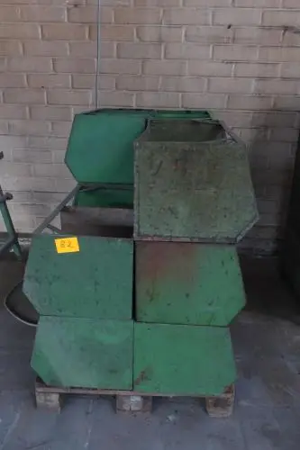 11x Metalen materiaalbak – kavel bij Openbare Verkopen, Izegem