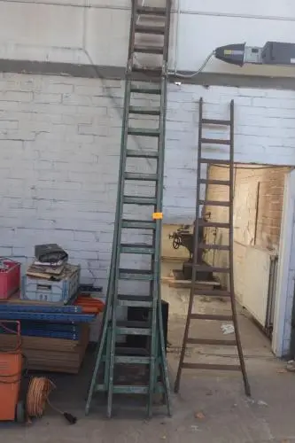 3x Ladder – kavel bij Openbare Verkopen, Izegem