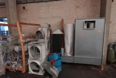 Grote partij filterbakken en toebehoren – kavel bij Openbare Verkopen, Izegem