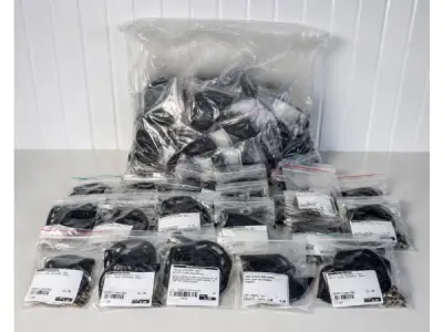 50x Partij stuks helm onderdelen – vizier reparatiesets / ve – kavel bij XL Auctions