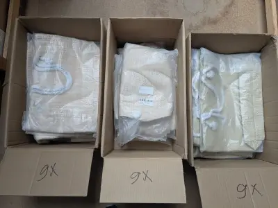 Ca. 27x Handtassen, crème, diverse maten – kavel bij Onlineveilingmeester