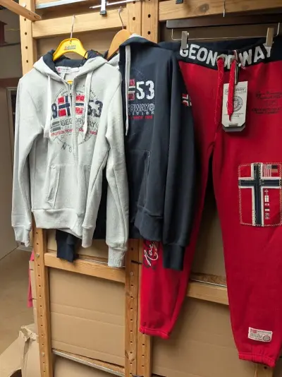 3x Dames sweater en sportbroek, Geographical Norway, rood / blauw / grijs, mt L – kavel bij Onlineveilingmeester