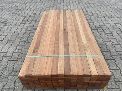 Ca. 151x Guyana Teak Regels Geschaafd, 45x68mm, lengte 155cm – kavel bij Onlineveilingmeester