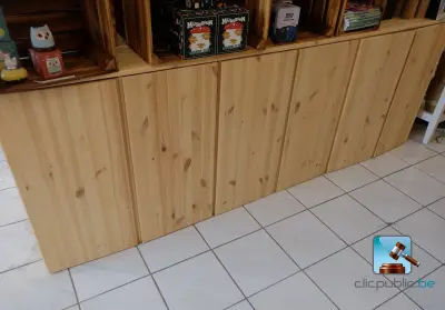 Set lage meubels inclusief inhoud – kavel bij Clicpublic
