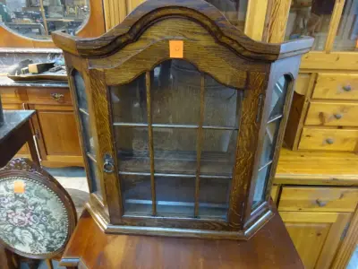 Hangkastje 68cmx64cmx18cm – kavel bij Openbare Verkopen, Izegem
