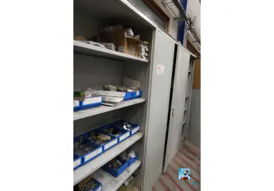 Set van kasten met inhoud – kavel bij Clicpublic, Aywaille