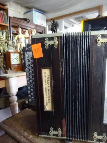 Accordeon BROVARONE & OPEZZO speelt 33cmx30cm – kavel bij Openbare Verkopen, Izegem