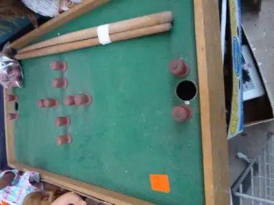 Oude biljart met ballen en stokken 72cmx41cm – kavel bij Openbare Verkopen, Izegem