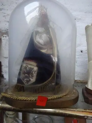 Vlaamse madonna onder stolp H 42cm – kavel bij Openbare Verkopen, Izegem