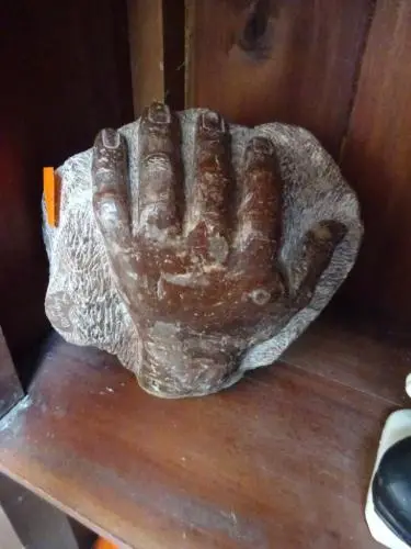 sculptuur in marmer, hand getekend – kavel bij Openbare Verkopen, Izegem