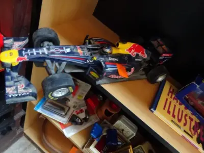 grote redbull auto – kavel bij Openbare Verkopen, Izegem