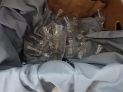 Groot lot cristal glazen – kavel bij Openbare Verkopen, Izegem