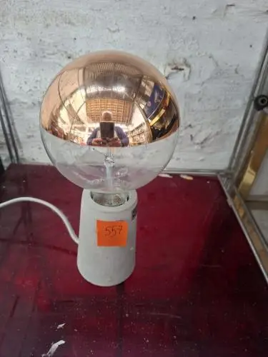 bol lamp – kavel bij Openbare Verkopen, Izegem
