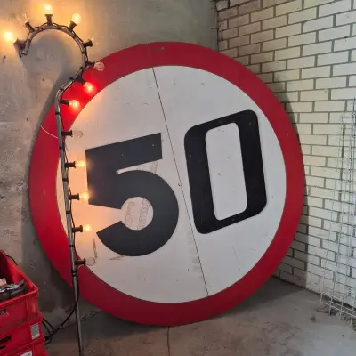 Verlichte Sinterklaas staf met " 50 jaar " bord – kavel bij Onlineveilingmeester, Winsum