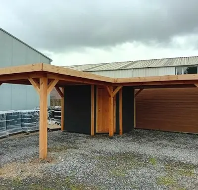 Hoekoverkapping met berging afm 1000x800x257cm – kavel bij Belga Veilingen, Lummen