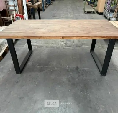 Industriële eettafel – kavel bij Belga Veilingen, Lummen