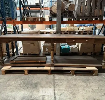Houten dressoir tafel – kavel bij Belga Veilingen, Lummen