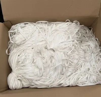 ± 150 Zwarte + witte schoenveters – kavel bij Belga Veilingen, Lummen