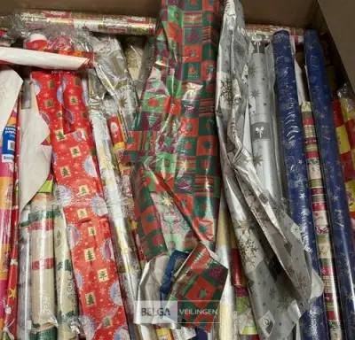 ± 100 Rollen inpakpapier – kavel bij Belga Veilingen, Lummen