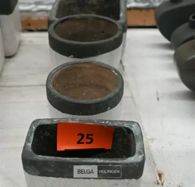 ± 4 Bloempotten – kavel bij Belga Veilingen, Lummen