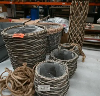 Set rieten manden – kavel bij Belga Veilingen, Lummen