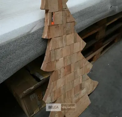 Houten kerstboom – kavel bij Belga Veilingen, Lummen
