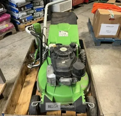 Grasmaaier VIKING voor onderdelen – kavel bij Belga Veilingen