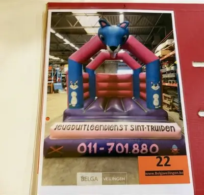 Springkasteel POES met motor – kavel bij Belga Veilingen