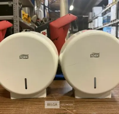 2x Toiletpapier dispenser TORK – kavel bij Belga Veilingen