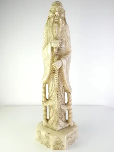 Decoratief Aziatisch beeld van een Chinese wijze – kavel bij De Kringwinkel, Heverlee