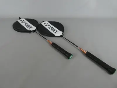Set van 2 Yonex Carbonex 6000 DF badmintonrackets – kavel bij De Kringwinkel, Diest