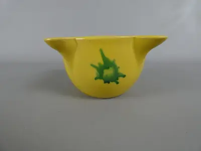 Geel keramisch schaaltje met groene decoratie – kavel bij De Kringwinkel, Diest