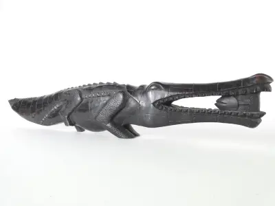 Handgesneden houten krokodil – kavel bij De Kringwinkel, Heverlee