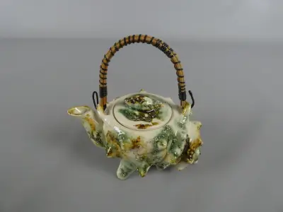 Japanse theepot schelp – kavel bij De Kringwinkel, Diest