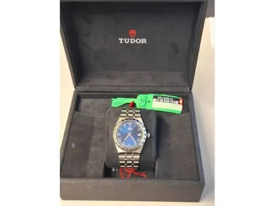 1 Herrenarmbanduhr *** Tudor*** Royal – kavel bij Zoll-Auktion, München
