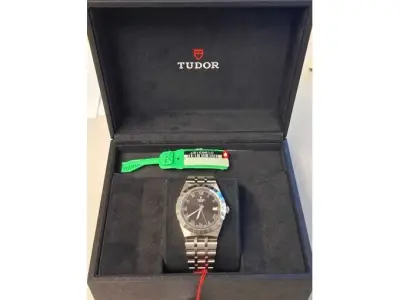1 Herrenarmbanduhr *** Tudor*** Royal – kavel bij Zoll-Auktion, München
