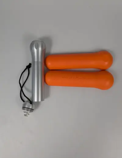 Marc Newson Apollo zaklamp met oranje koker – kavel bij De Kringwinkel, Sint-Niklaas