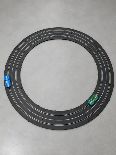 Fleischmann racebaan met auto's en accessoires – kavel bij De Kringwinkel, Sint-Niklaas