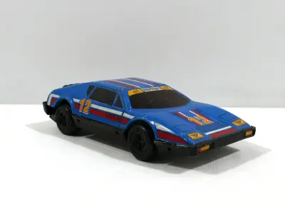 Vintage Blikken Ferrari – kavel bij De Kringwinkel, Maaseik