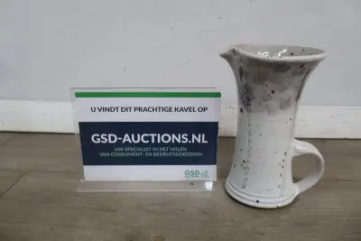 Keramische witte kan – kavel bij GSD Auctions, Zoeterwoude