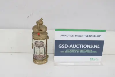 Decoratief joods tafereel met kroon en kalender – kavel bij GSD Auctions, Zoeterwoude