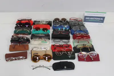 Diverse brillen met hoes – kavel bij GSD Auctions, Zoeterwoude