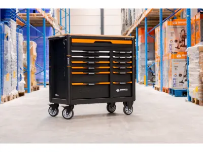 Daewoo gereedschapswagen met werkblad 267-delig – kavel bij XL Auctions