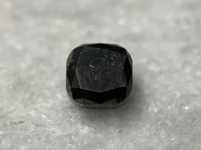 Diamant - 4.01 carat zwarte natuurlijke diamant – kavel bij Onlineveilingmeester