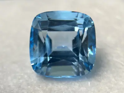 Edelsteen - 39.30 carat blauwe topaas – kavel bij Onlineveilingmeester