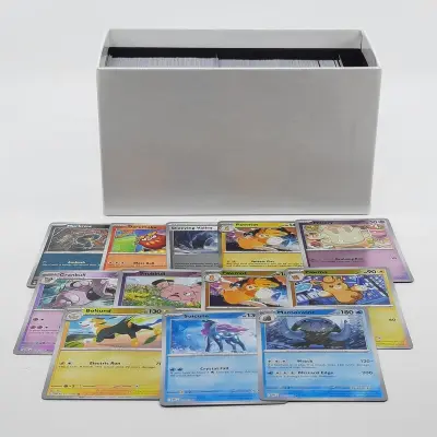 Kaarten in doos, Pokémon, Scarlet&Violet White Flare – kavel bij Domeinen Roerende Zaken, Groningen