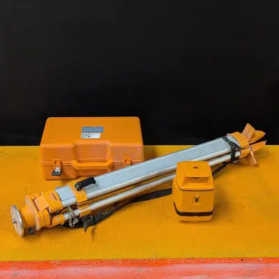 Bouwlaser met statief Gadella, FL 200 – kavel bij Onlineveilingmeester, Almere